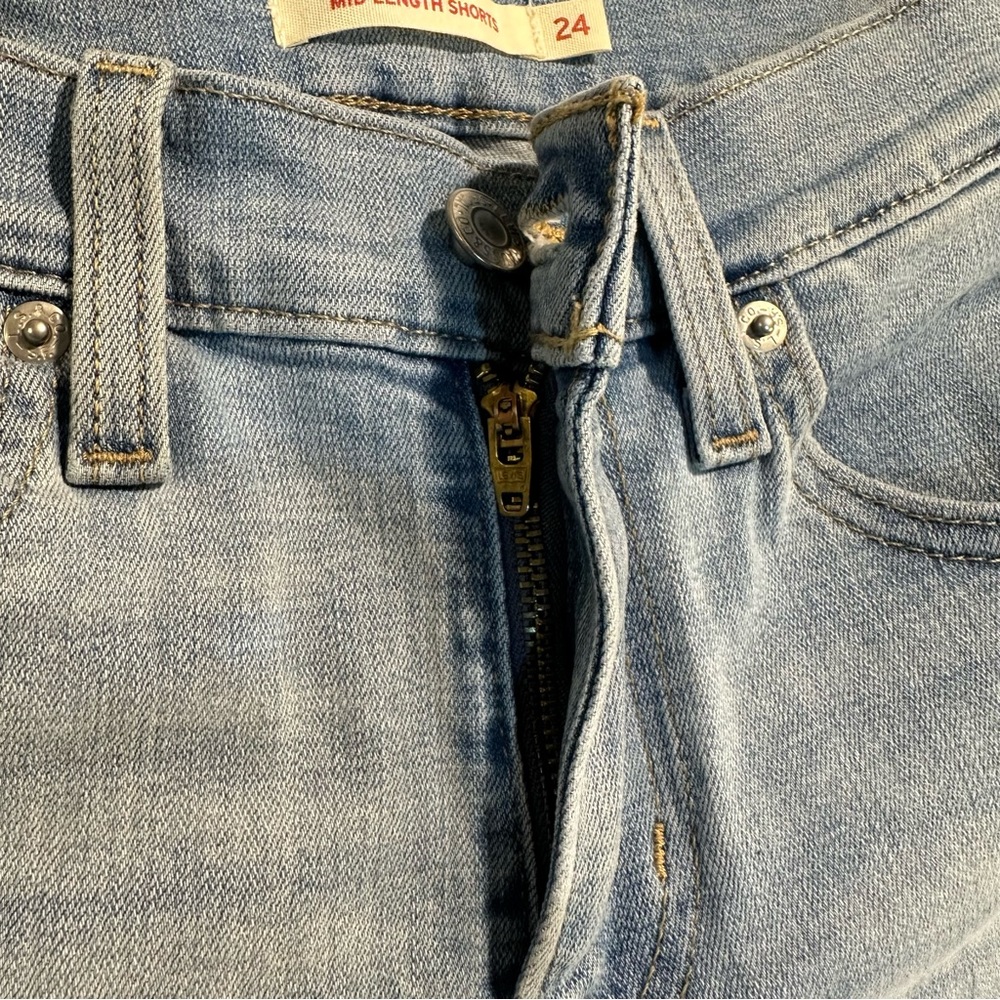 LEVIS Womens Mid Length Shorts size 24 Blue Cuffed Denim Jean Shorts Co… - Picture 7 of 13